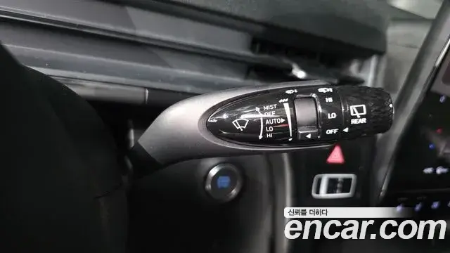 Hyundai Staria 2025 — Photo 12/33