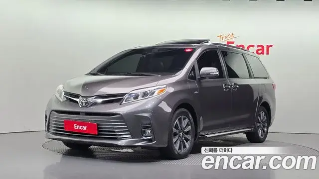 Toyota Sienna 2018 — Photo 8/30