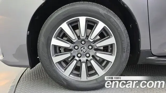 Toyota Sienna 2018 — Photo 12/30