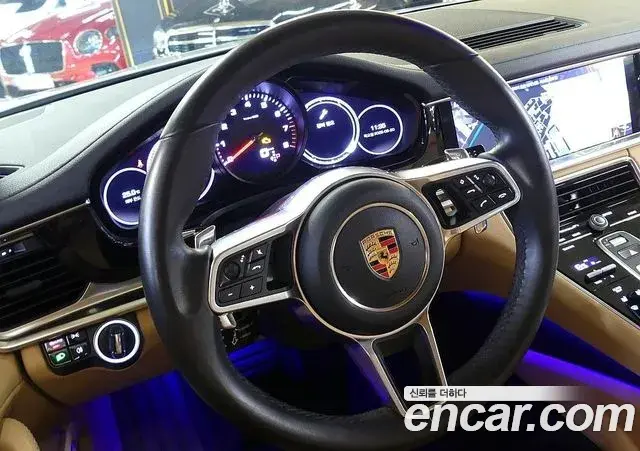 Porsche Panamera 2018 — Фото 11/20