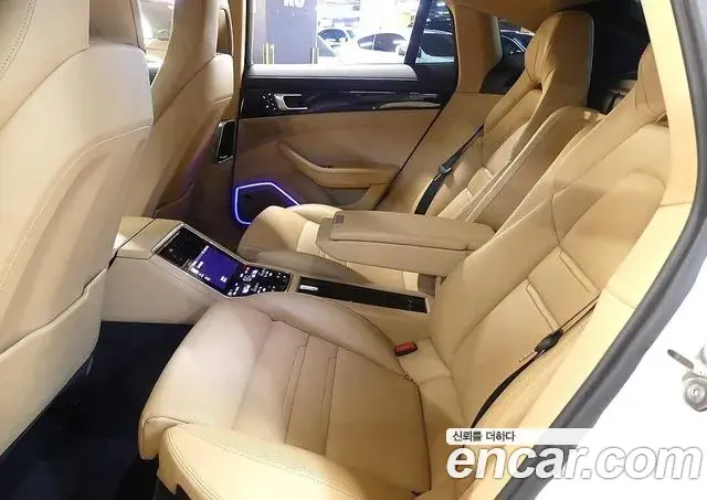 Porsche Panamera 2018 — Фото 17/20