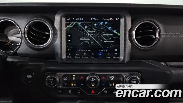 Jeep Wrangler 2021 — Фото 14/20