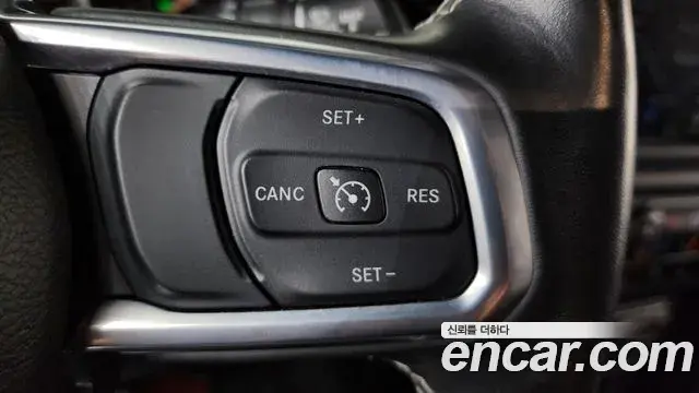 Jeep Wrangler 2021 — Фото 16/20