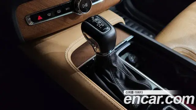 Volvo XC90 2019 — Photo 9/20