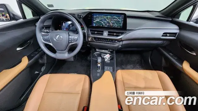 Lexus UX300h 2025 — ფოტო 7/20