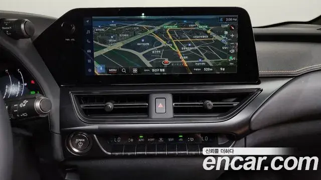 Lexus UX300h 2025 — ფოტო 13/20