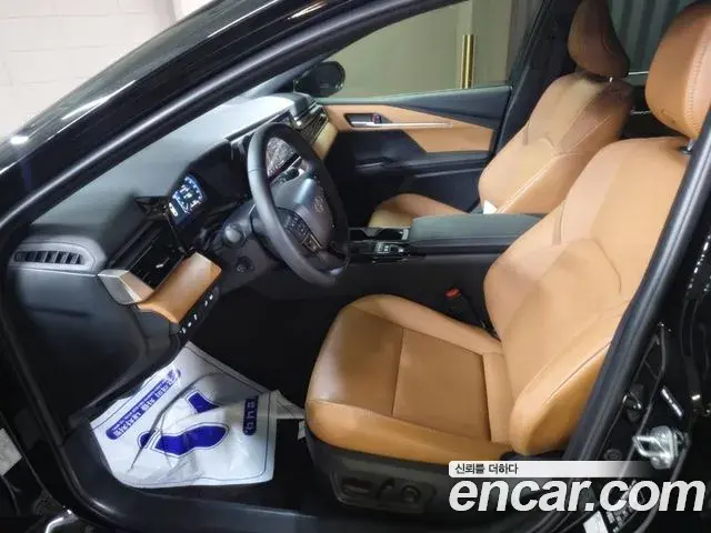 Toyota Camry 2025 — ფოტო 16/20
