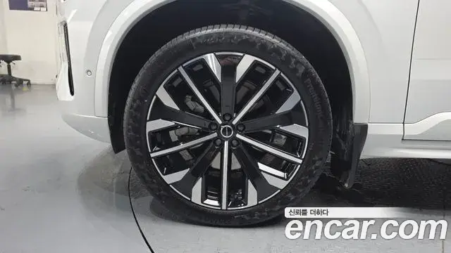 Volvo XC90 2025 — Photo 11/33
