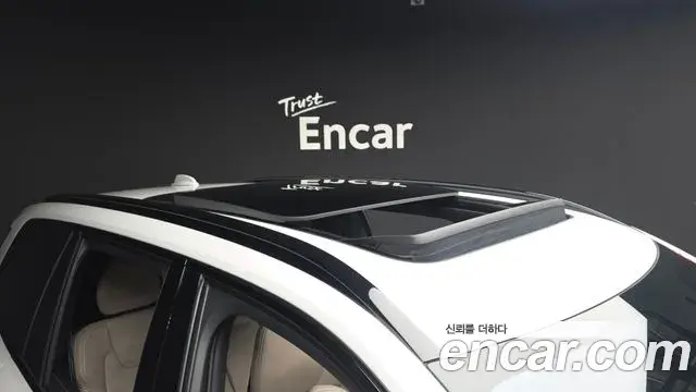 Volvo XC90 2025 — Photo 30/33