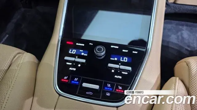 Porsche Panamera 2021 — Фото 19/20