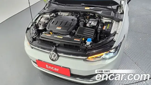 Volkswagen Golf 2024 — ფოტო 20/31