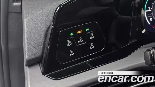 Volkswagen Golf 2024 — ფოტო 22/31