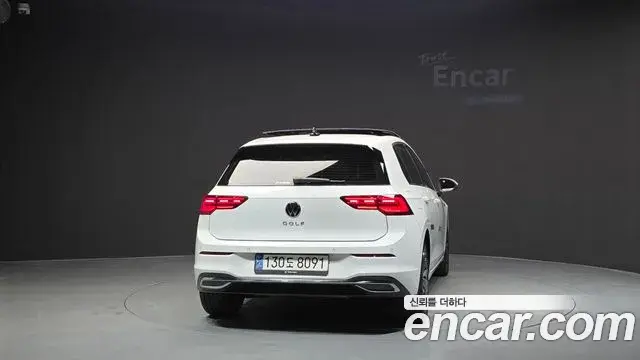 Volkswagen Golf 2022 — Şəkil 31/32