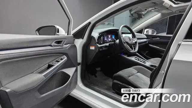 Volkswagen Golf 2022 — Şəkil 30/32