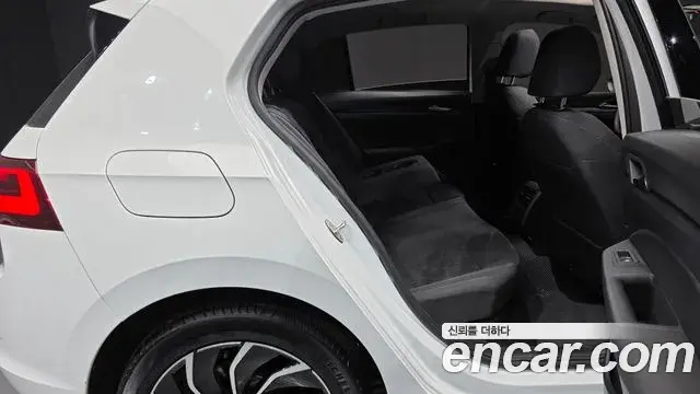 Volkswagen Golf 2022 — Şəkil 9/32