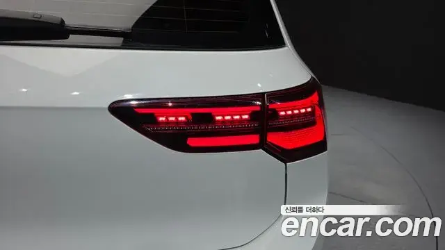 Volkswagen Golf 2022 — Şəkil 21/32
