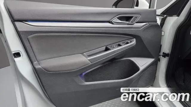 Volkswagen Golf 2022 — Şəkil 10/32