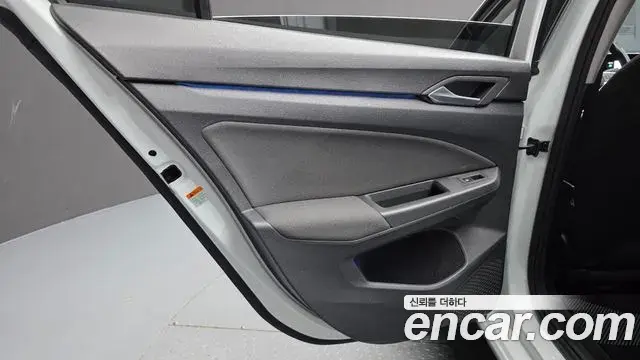 Volkswagen Golf 2022 — Şəkil 14/32