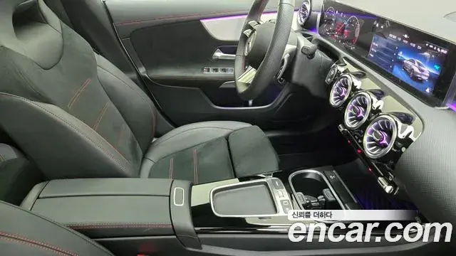Mercedes-Benz CLA-Class 2026 — Photo 7/18