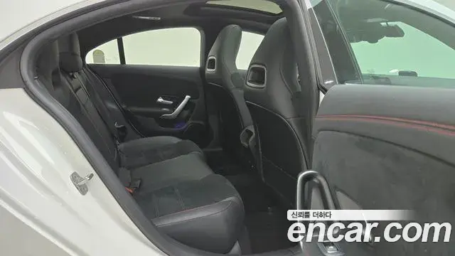 Mercedes-Benz CLA-Class 2026 — Photo 8/18