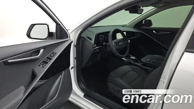 Kia Niro 2026 — Фото 10/20