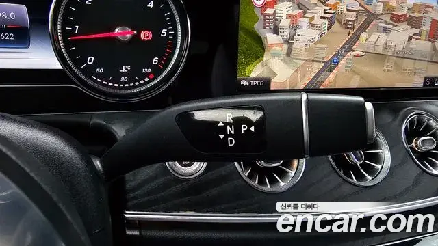 Mercedes-Benz E-Class 2019 — Фото 9/20