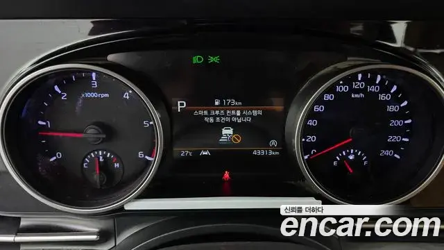 Kia Carnival 2020 — Фото 8/20