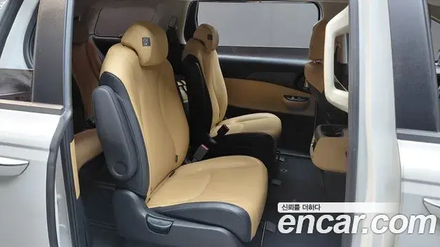 Kia Carnival 2021 — Photo 11/20