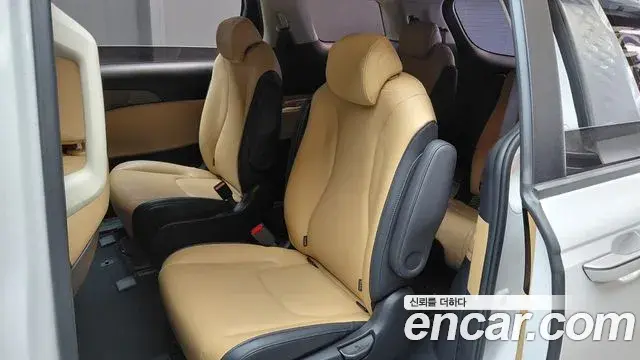 Kia Carnival 2021 — Photo 12/20