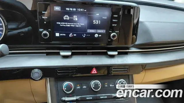 Kia Carnival 2021 — Photo 15/20