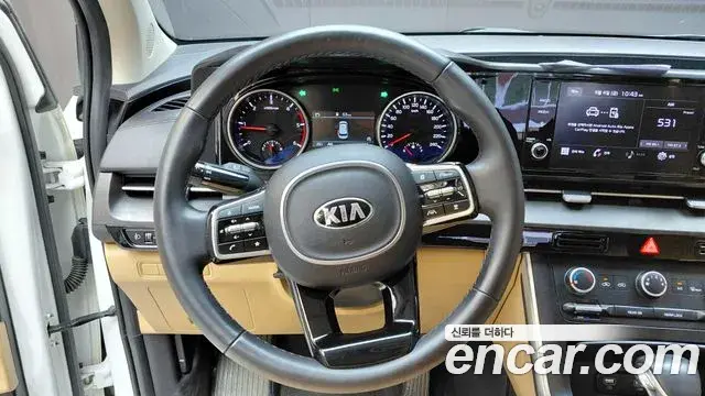 Kia Carnival 2021 — Photo 17/20