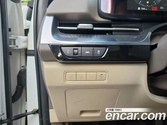 Kia Carnival 2021 — Фото 12/20