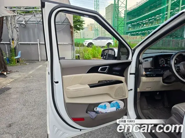 Kia Carnival 2021 — Фото 13/20
