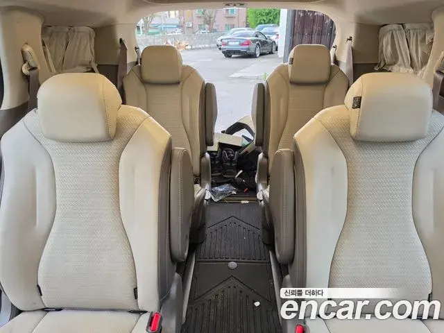Kia Carnival 2021 — Фото 18/20