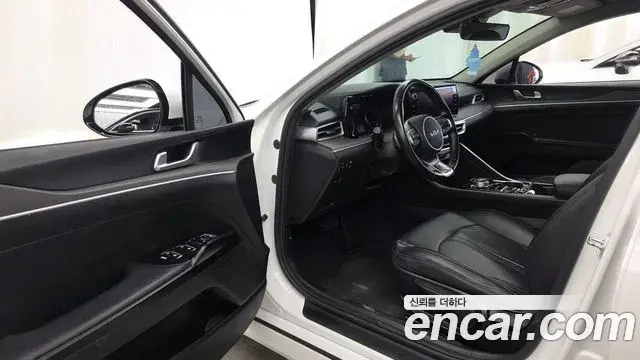 Kia K5 2022 — Photo 10/20