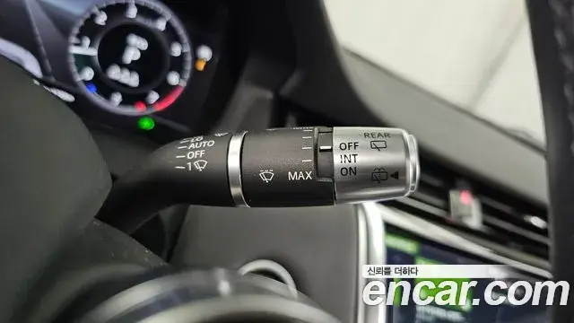Land Rover Discovery Sport 2020 — Photo 3/35