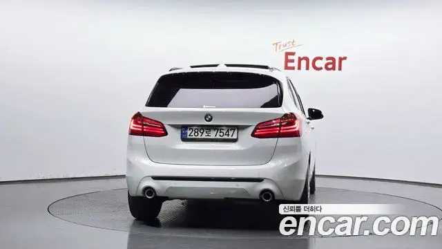 BMW 2 Series Active Tourer 2021 — Фото 4/20