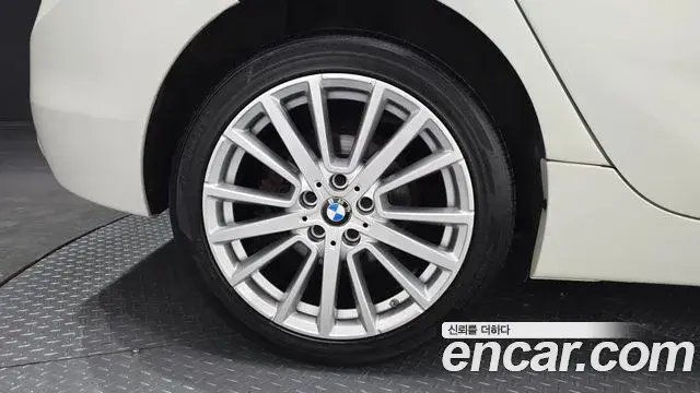 BMW 2 Series Active Tourer 2021 — Фото 5/20