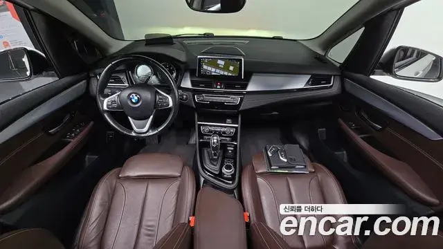 BMW 2 Series Active Tourer 2021 — Фото 7/20