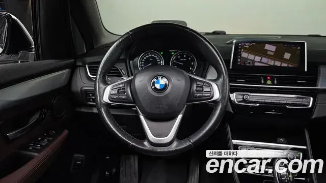 BMW 2 Series Active Tourer 2021 — Фото 12/20