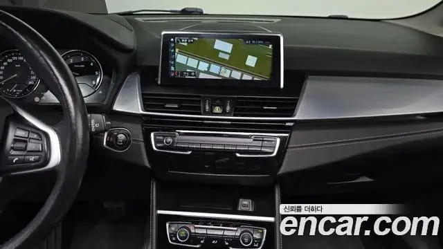 BMW 2 Series Active Tourer 2021 — Фото 13/20