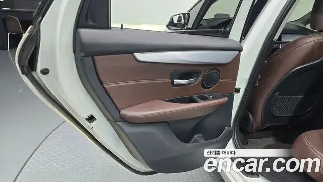 BMW 2 Series Active Tourer 2021 — Şəkil 8/33