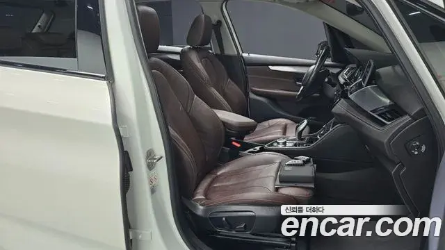 BMW 2 Series Active Tourer 2021 — Şəkil 26/33