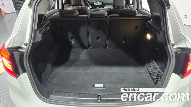 BMW 2 Series Active Tourer 2021 — Şəkil 29/33