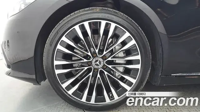 Mercedes-Benz S-Class 2021 — Photo 17/20