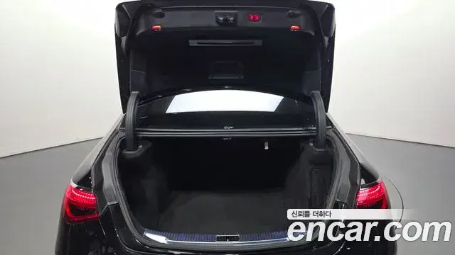Mercedes-Benz S-Class 2021 — Photo 13/20