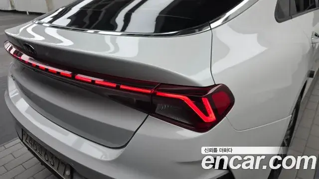 Kia K5 2019 — Şəkil 15/31