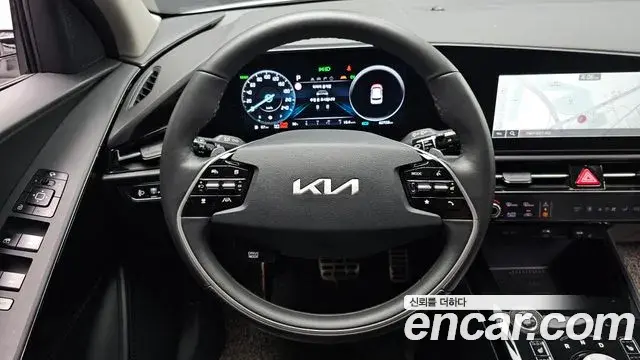 Kia Niro 2022 — Фото 12/20