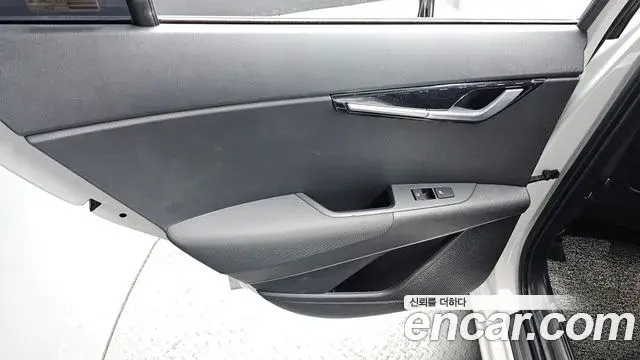 Kia Niro 2022 — Photo 23/34