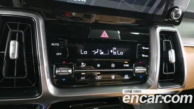 Kia Sorento 2021 — Фото 16/20